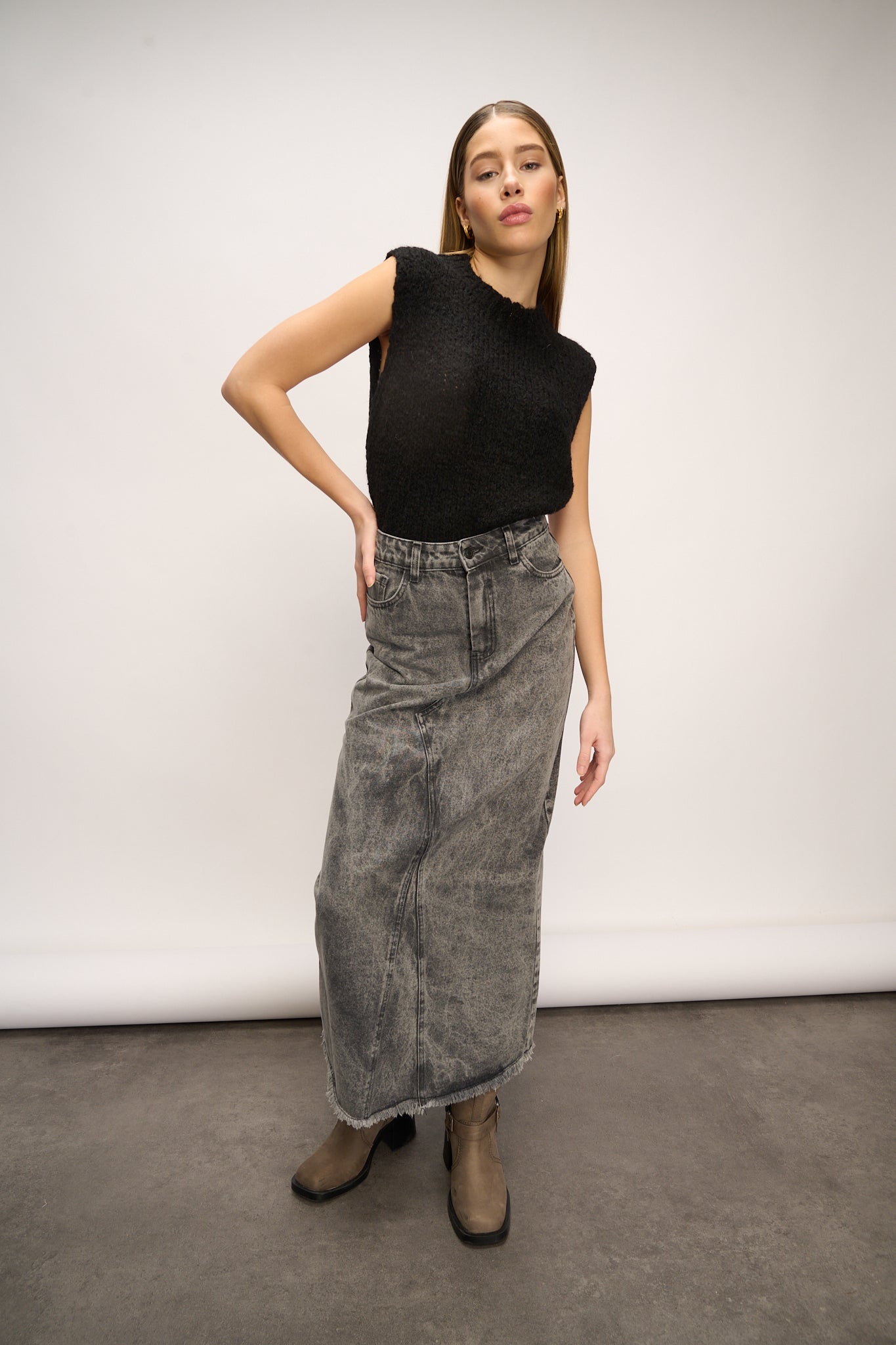 Noellas Rory Grey Wash. Køb Nederdele hos www.noellafashion.dk