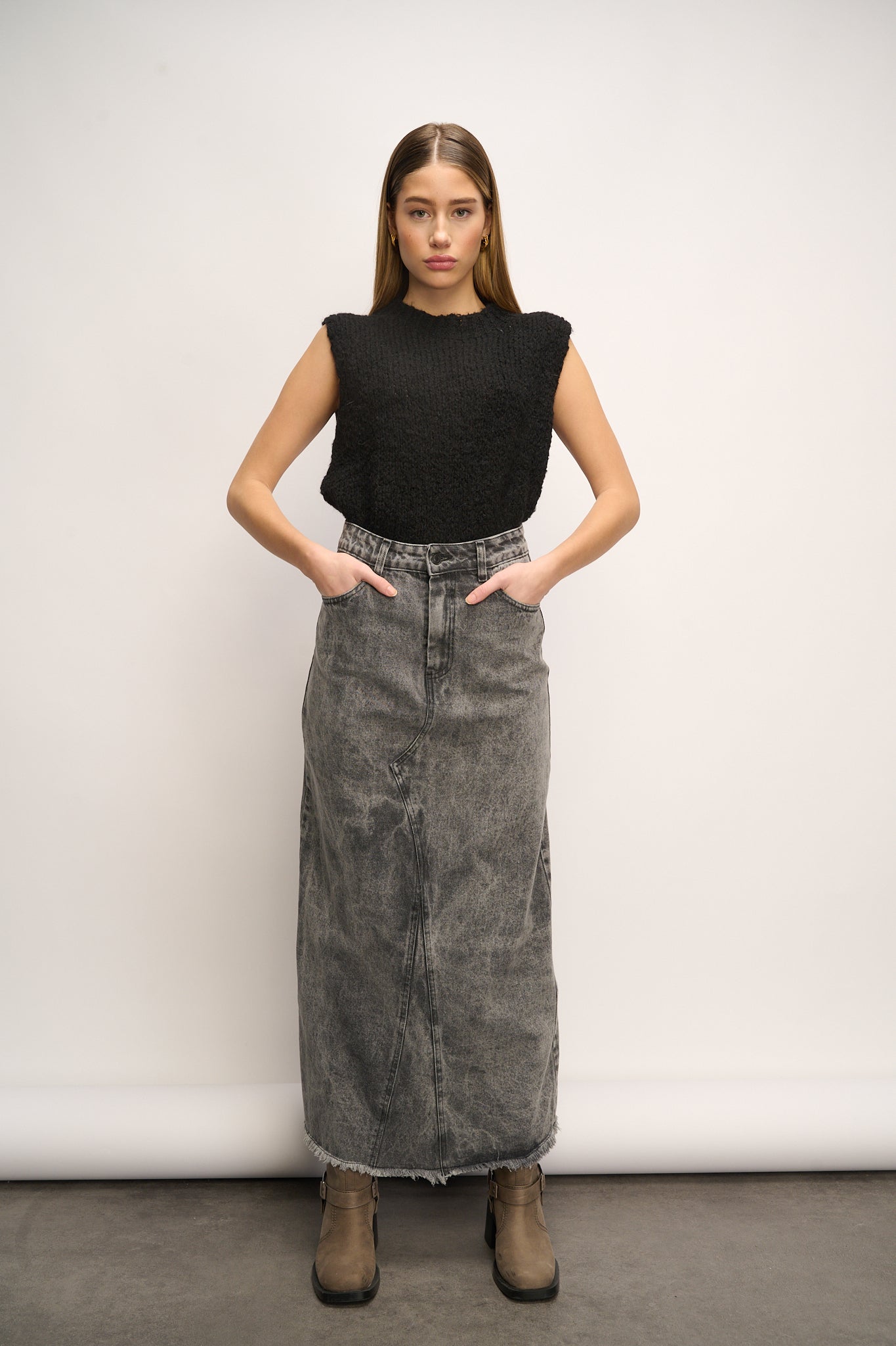 Noellas Rory Grey Wash. Køb Nederdele hos www.noellafashion.dk