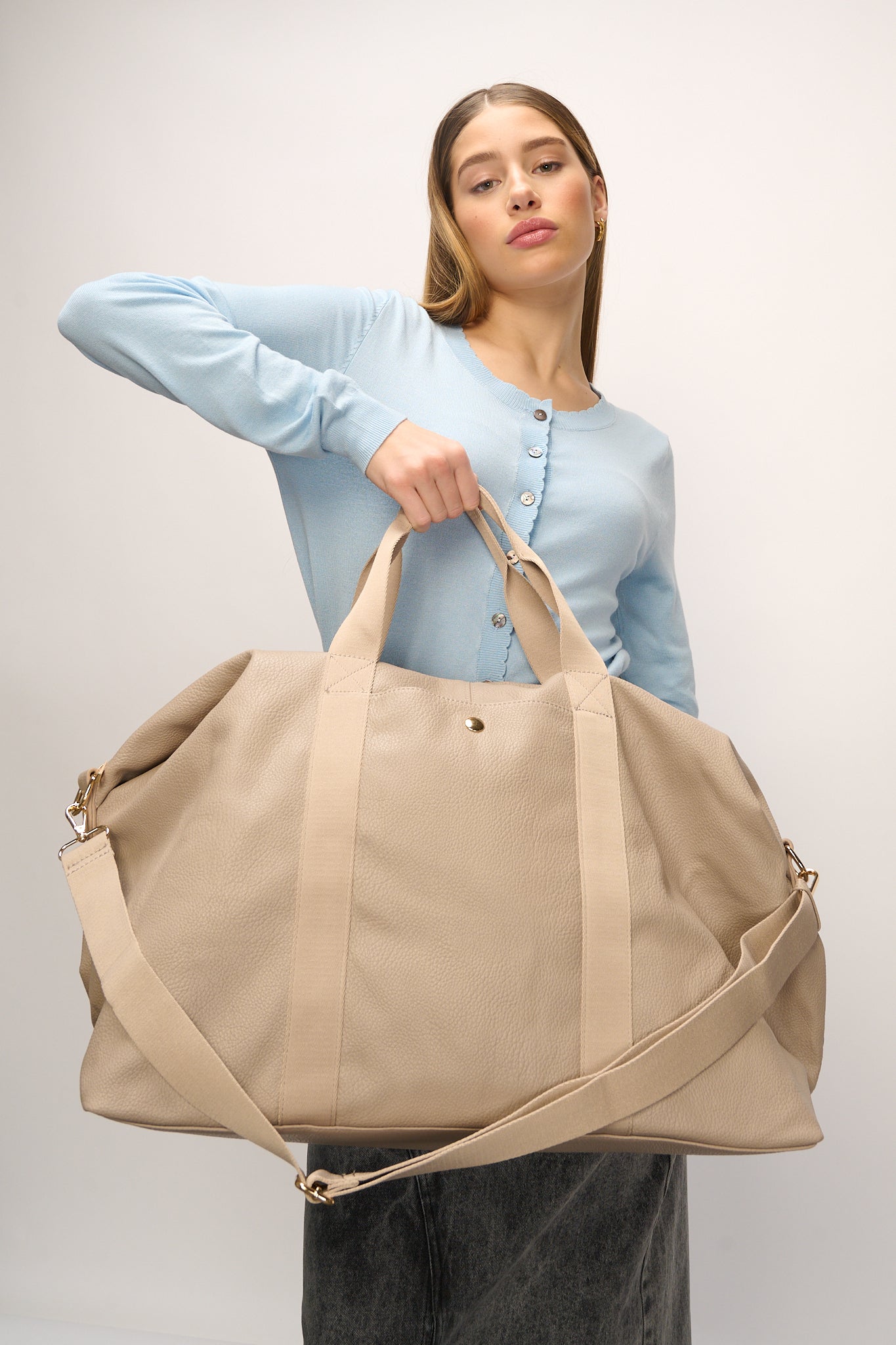 Noellas Holdall Weekend Bag Taupe. Køb Tasker hos www.noellafashion.dk
