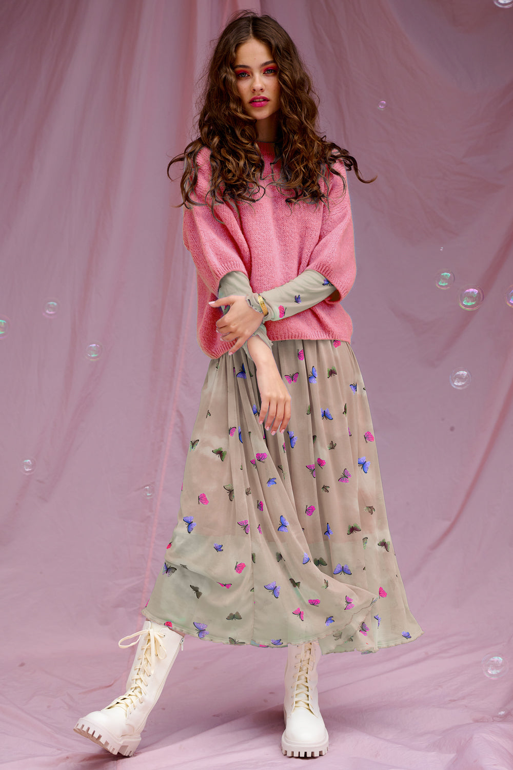 Noellas Lola Dress Sand Butterfly. Køb Kjoler hos www.noellafashion.dk