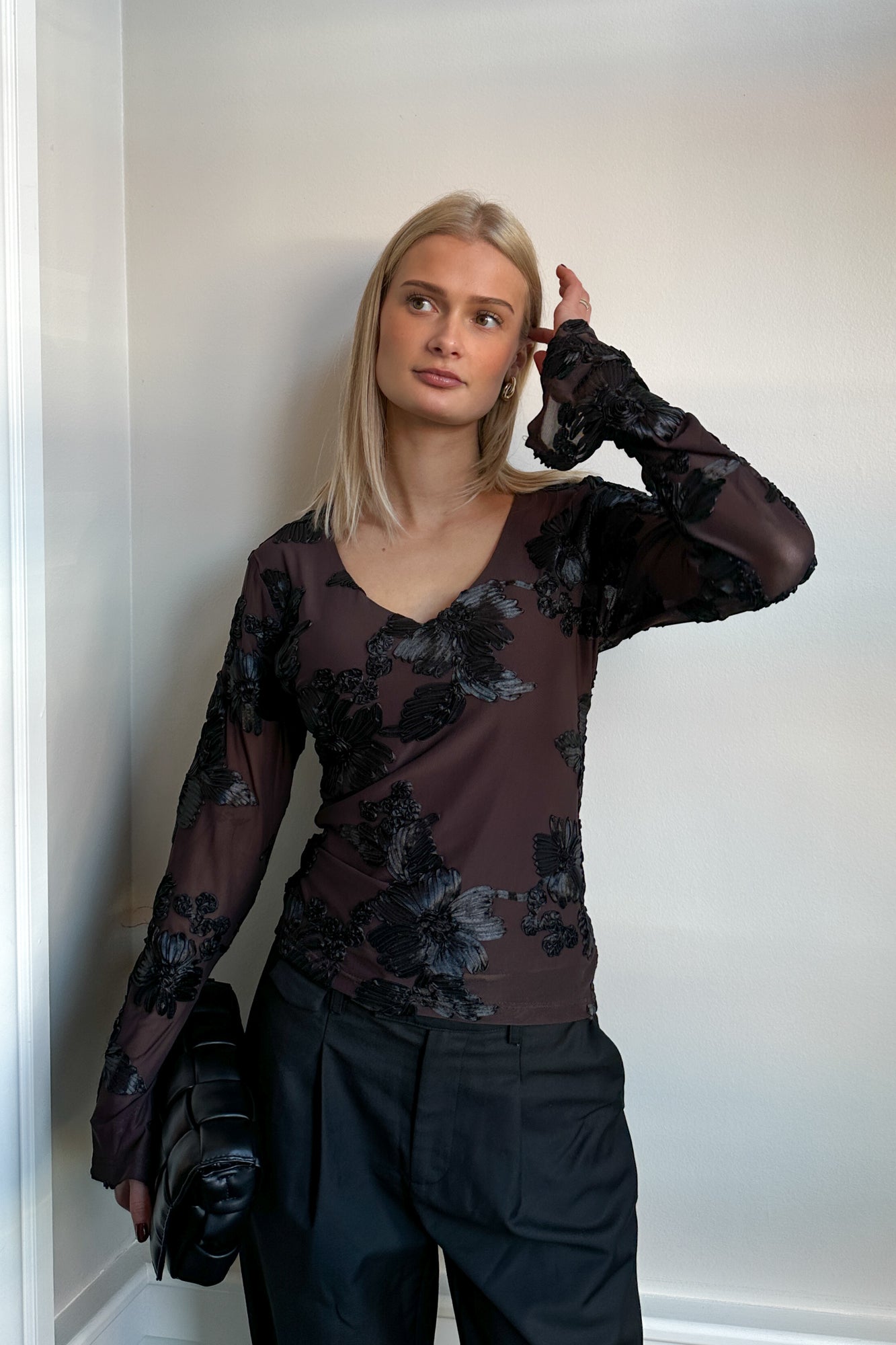Lucille Top Chocolate Black