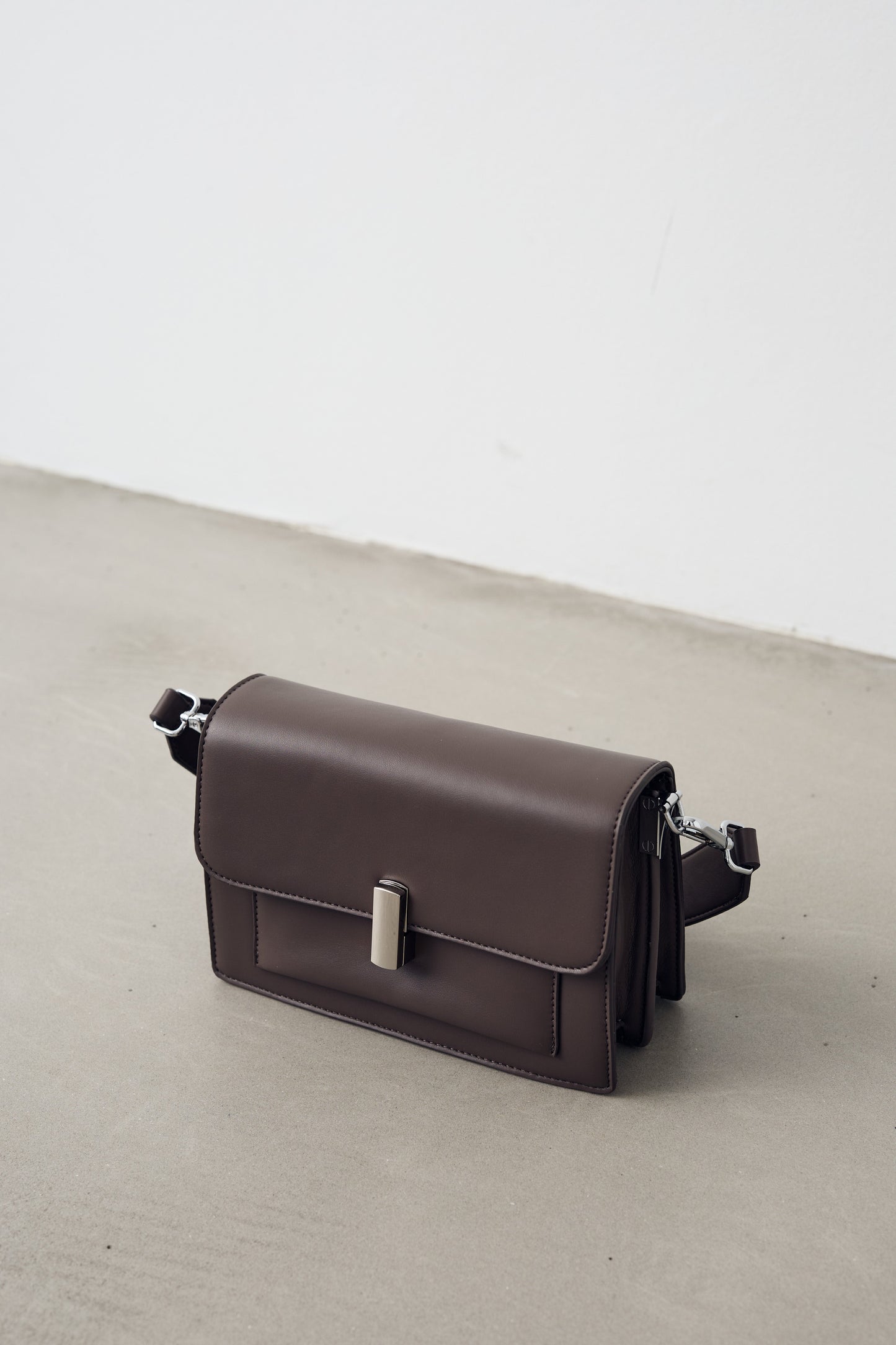 Noellas Adele Bag Timber Brown. Køb Tasker hos www.noellafashion.dk