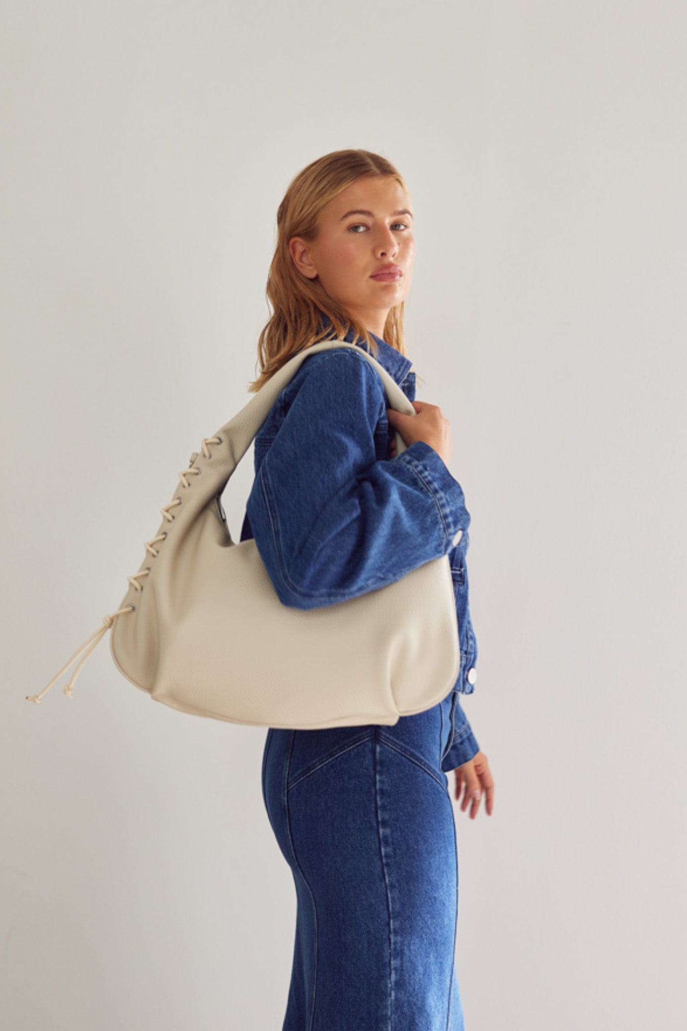 Peony Hobo String Bag Ivory