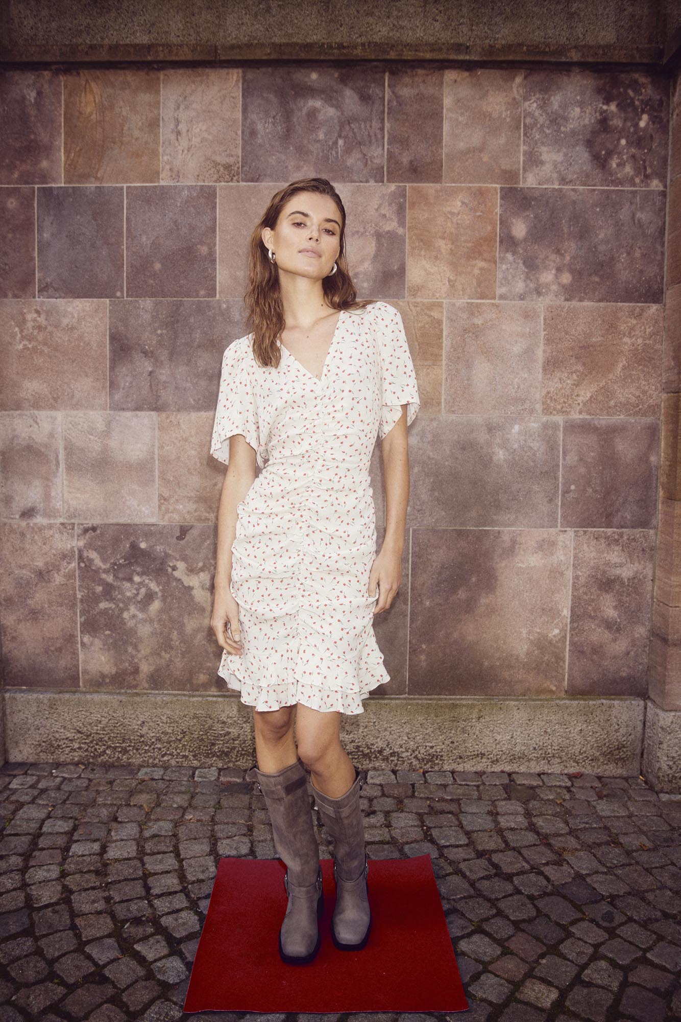 Sloane Dress Cream/Red Mini Flower