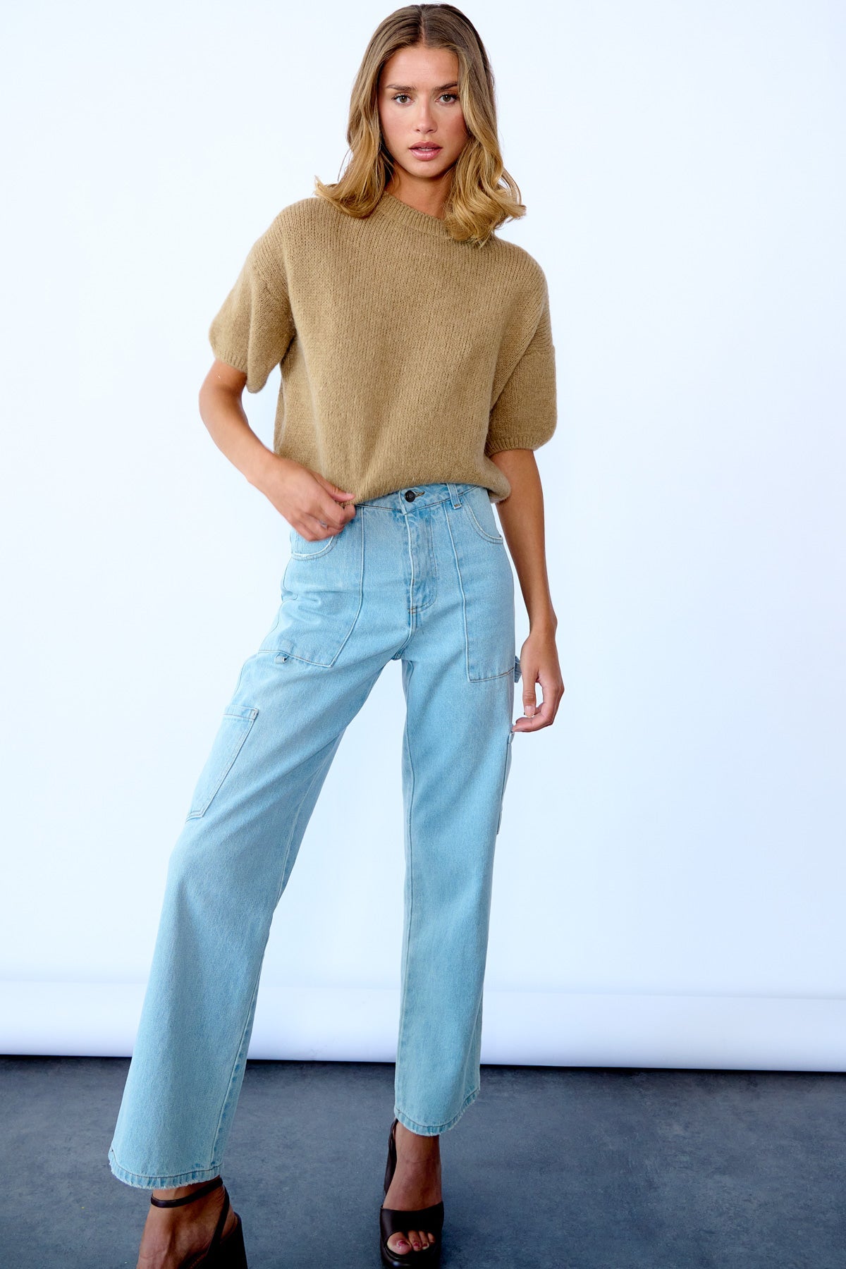 Noellas Mimi Knit Jumper Sand. Køb Striktrøjer hos www.noellafashion.dk