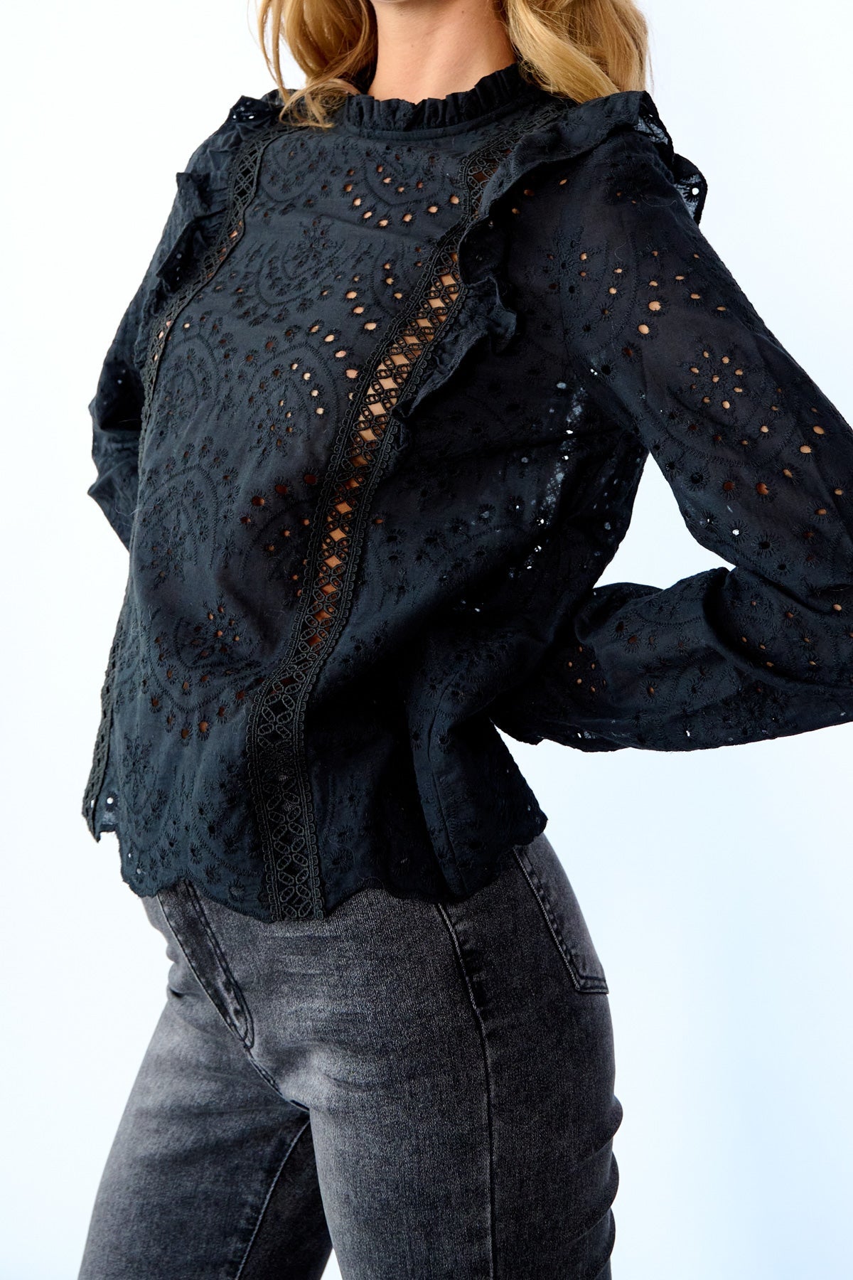 Noellas Sus Blouse Black. Køb Bluser hos www.noellafashion.dk