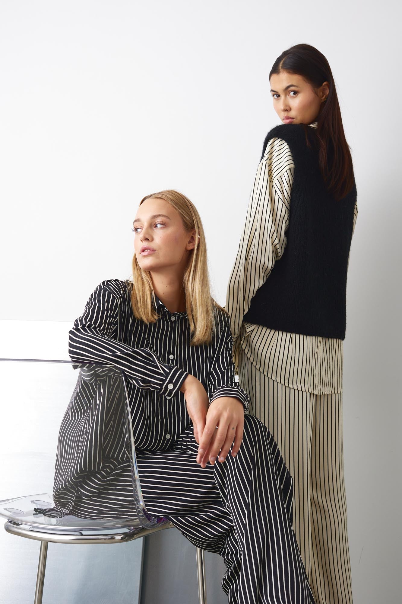Suri Shirt Taya Black Stripe