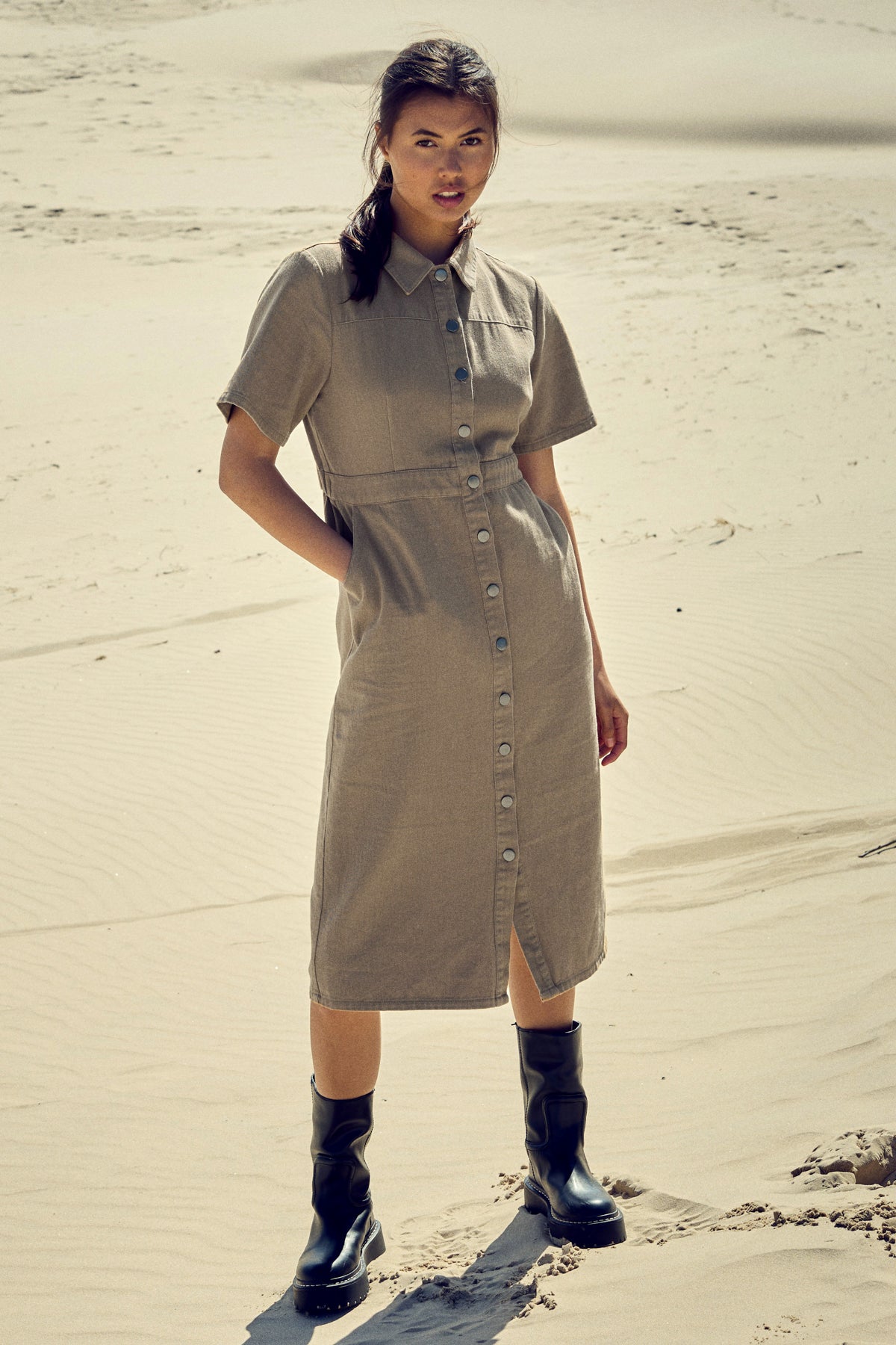 Noellas Benita Long Dress Morel. Køb Kjoler hos www.noellafashion.dk
model_177_S