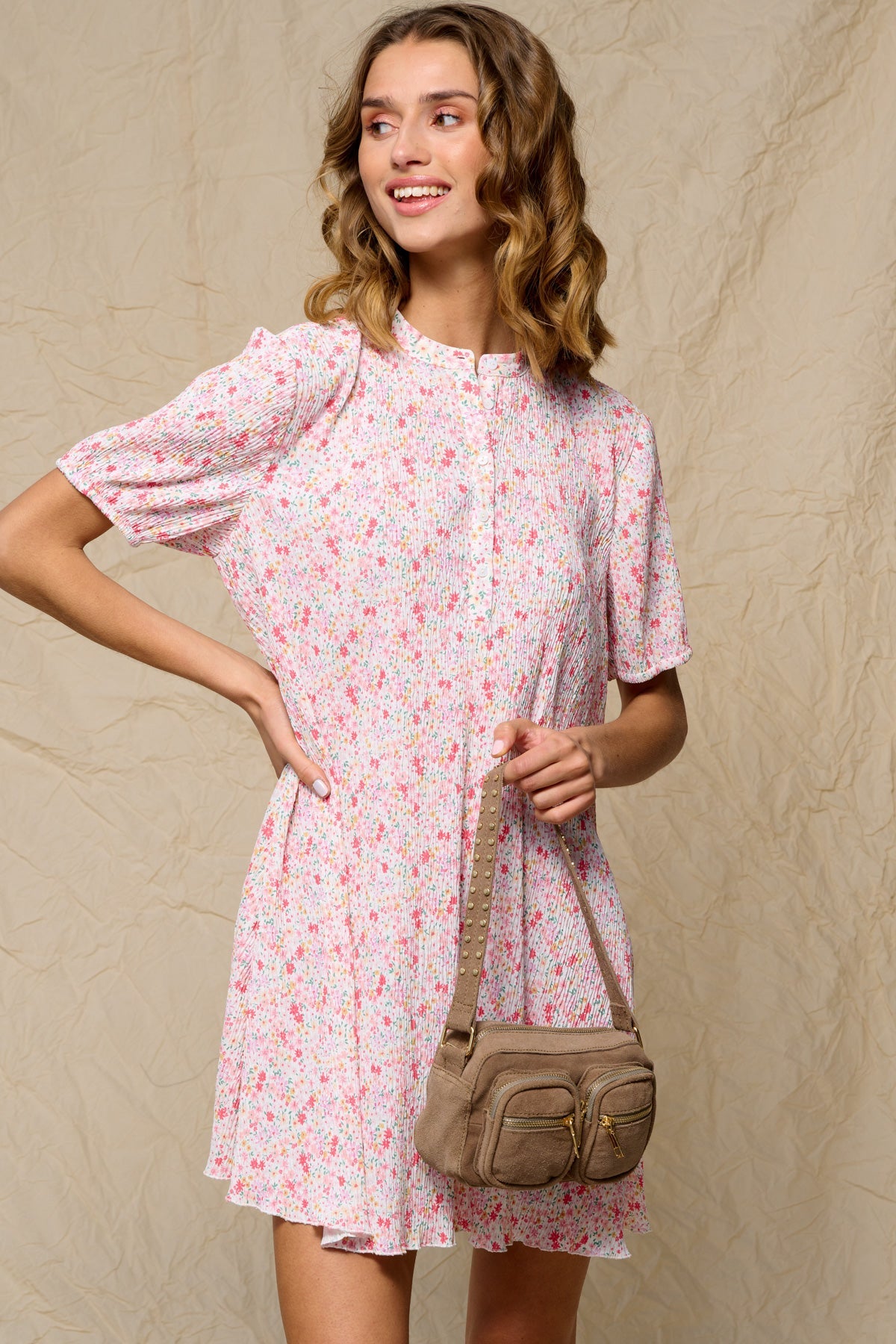 Noellas Antwerpen Mae Short Dress Pink Mix. Køb Kjoler hos www.noellafashion.dk