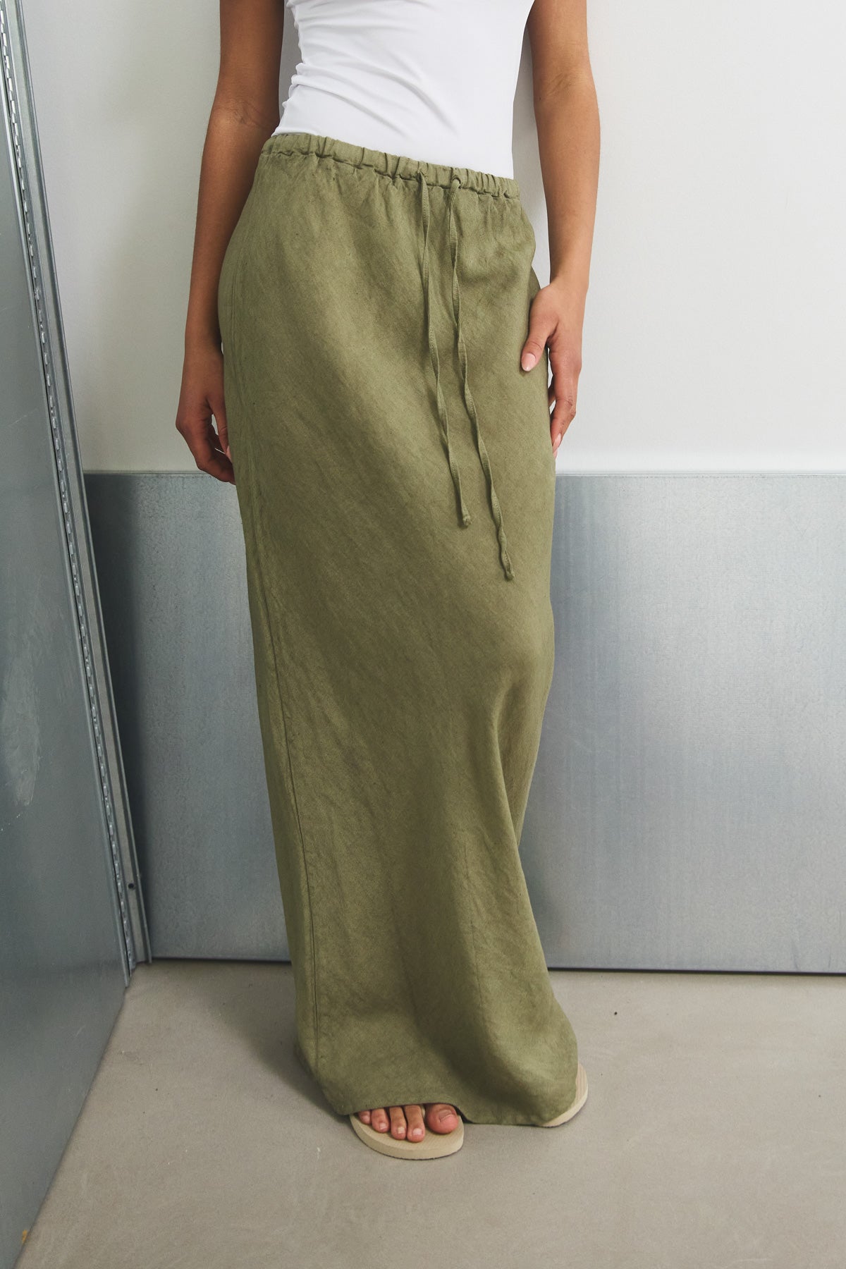 Noellas Samira Linen Skirt Khaki. Køb Nederdele hos www.noellafashion.dk