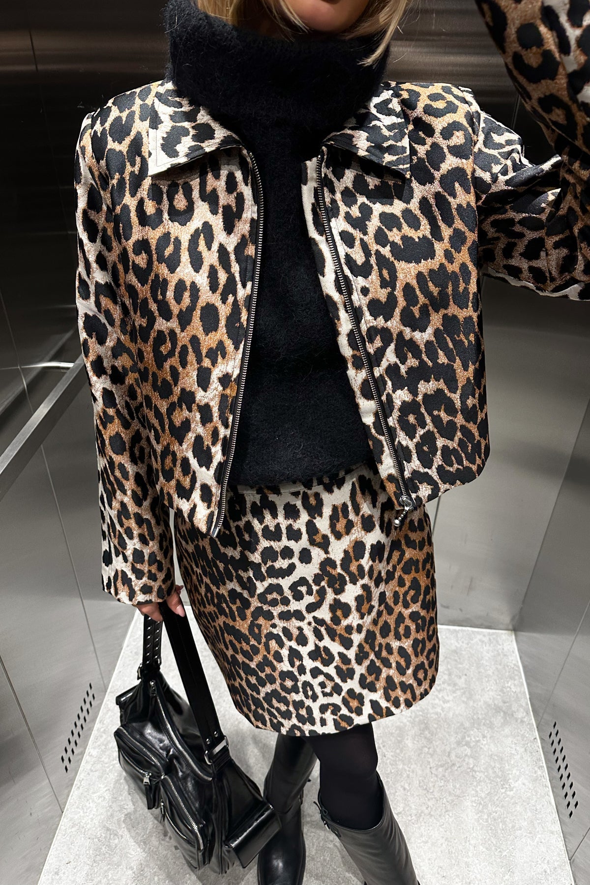 Noellas Jessi Jacket Leopard. Køb Jakker hos www.noellafashion.dk