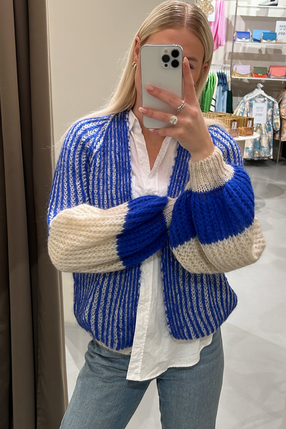 Noellas Liana Knit Cardigan Cream/Cobalt Blue. Køb Cardigans hos www.noellafashion.dk