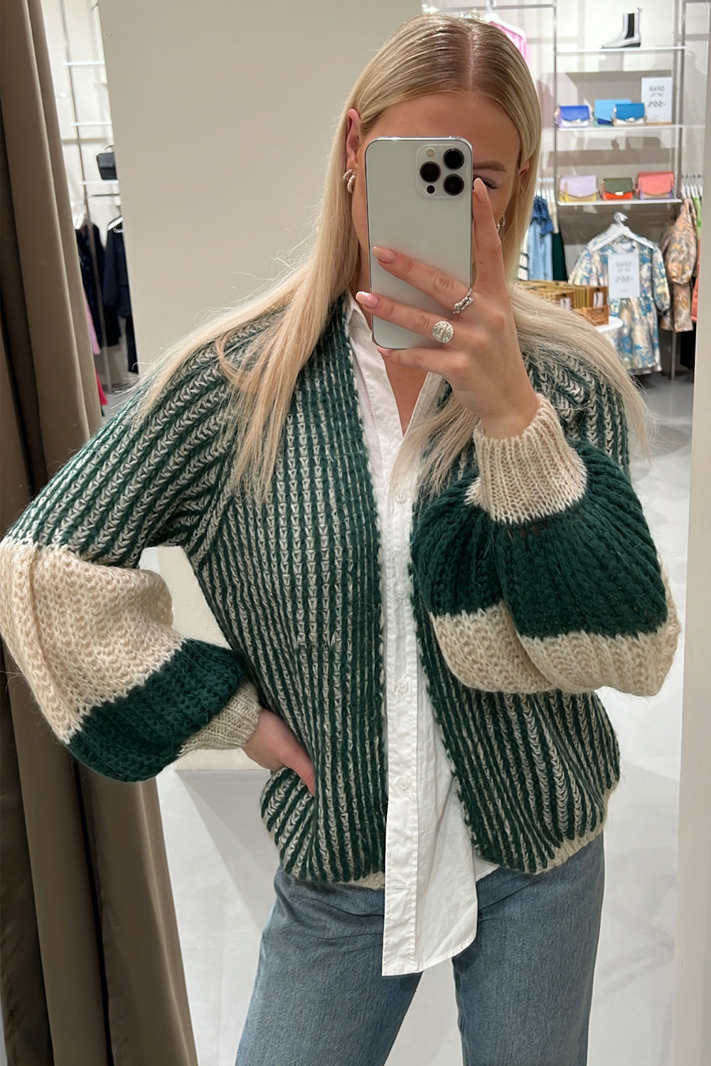 Noellas Liana Knit Cardigan Beige/Bottle Green. Køb Cardigans hos www.noellafashion.dk
