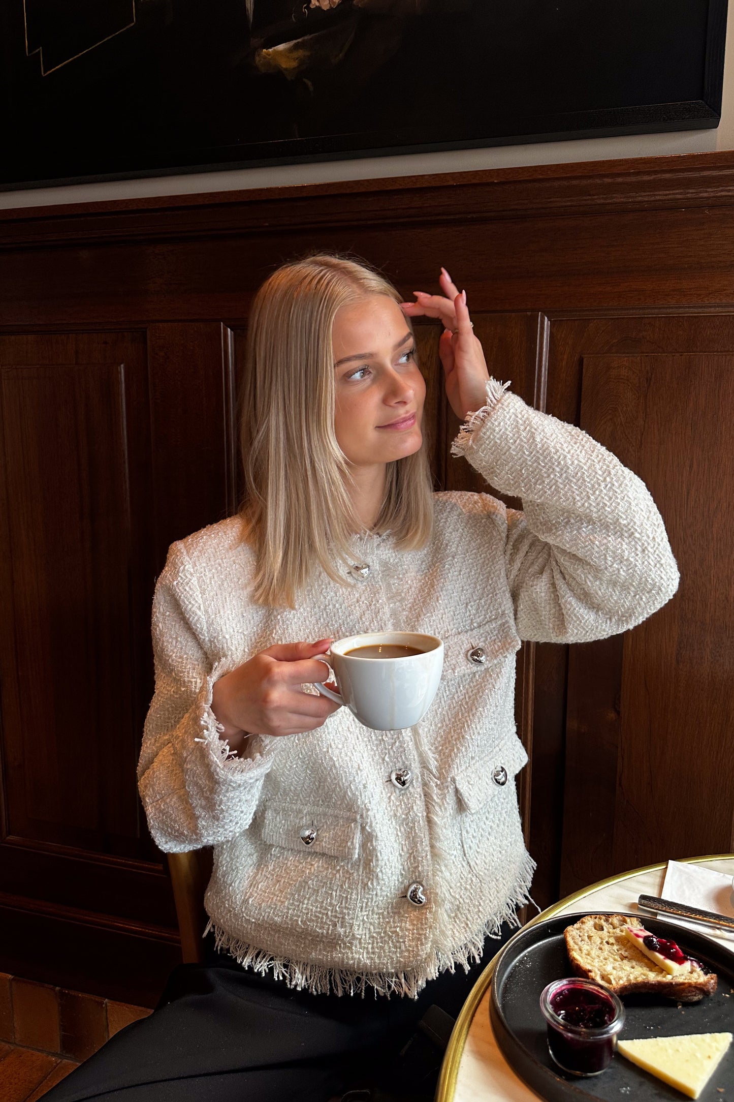 Noellas Kallie Blazer Ivory. Køb Blazer hos www.noellafashion.dk