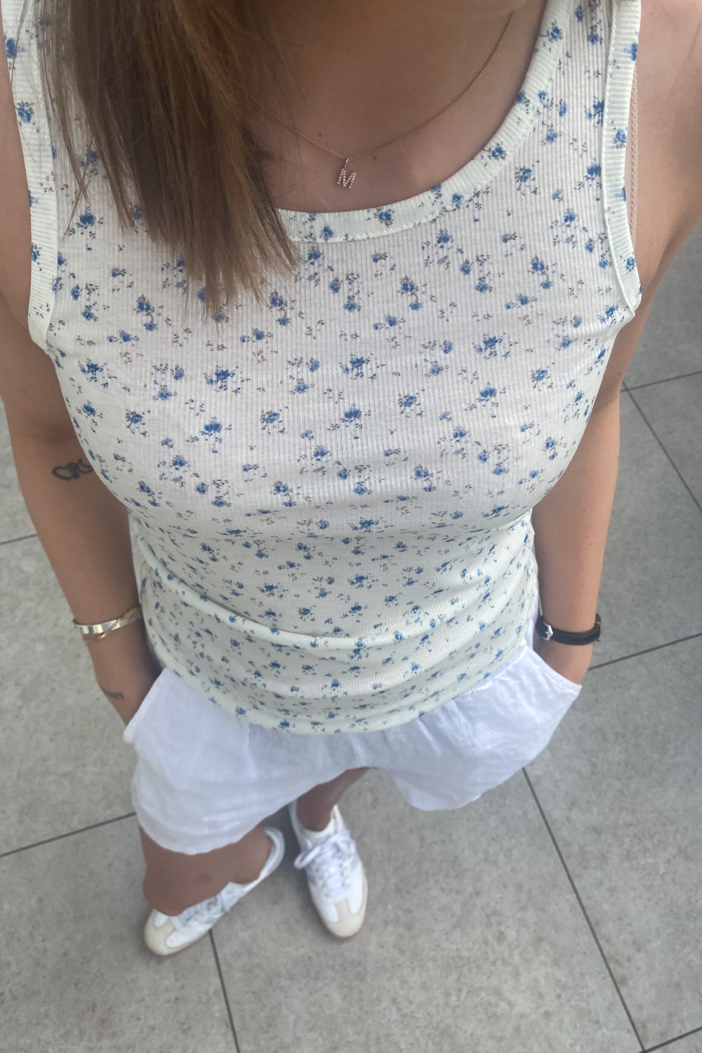 Riju Tanktop Cream/Blue Flower