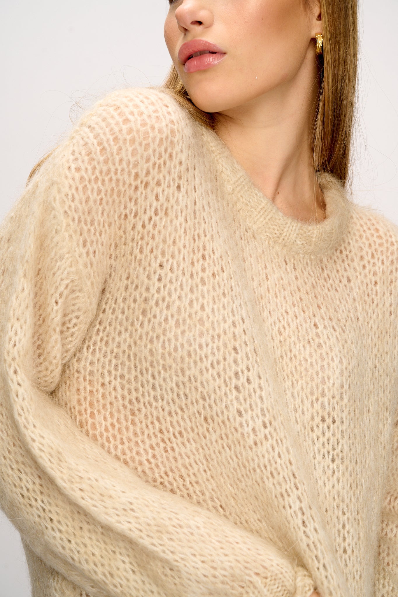 Noellas Delta Knit Sweater Camel. Køb Striktrøjer hos www.noellafashion.dk