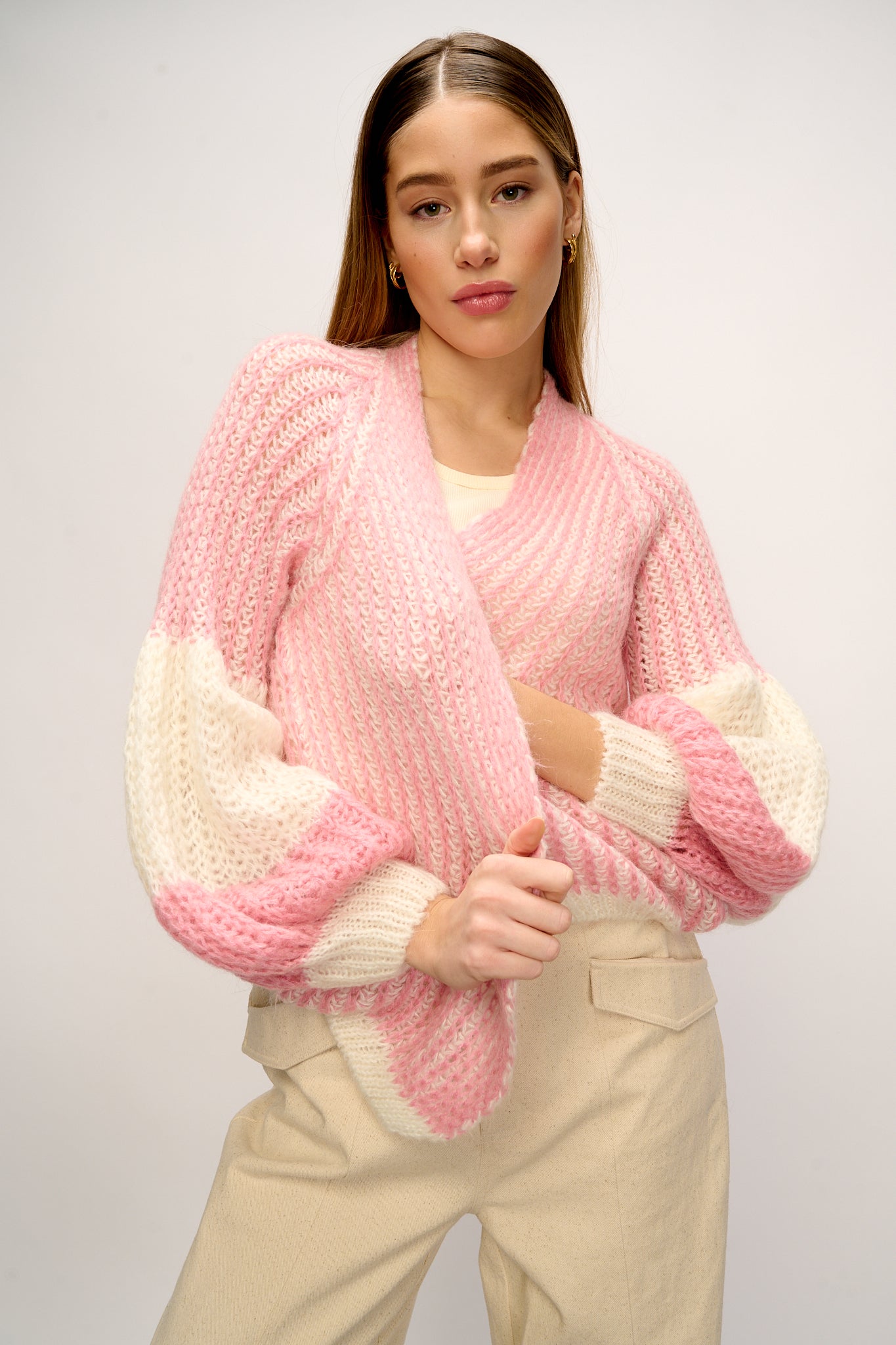 Noellas Liana Knit Cardigan White/Rose. Køb Cardigans hos www.noellafashion.dk