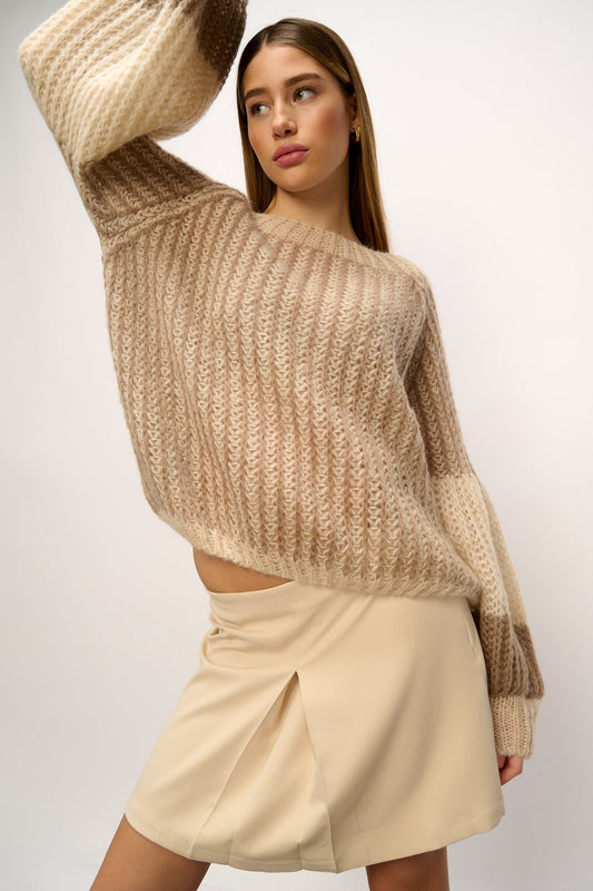 Noellas Liana Knit Sweater Cozy Brown. Køb Striktrøjer hos www.noellafashion.dk