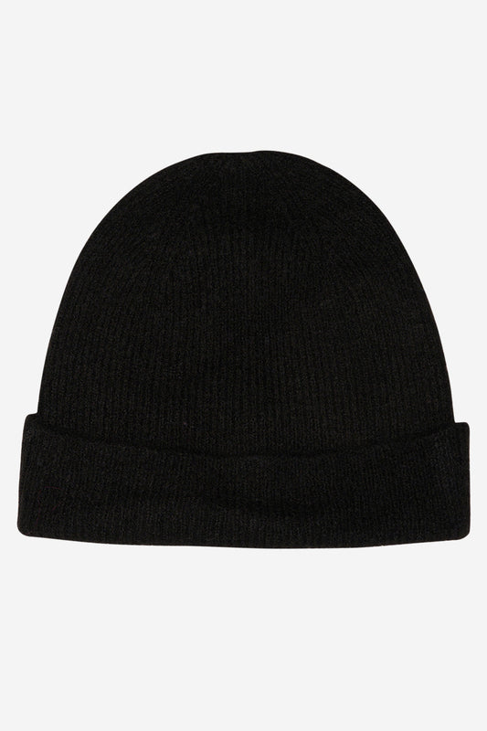 Noellas Pacy Knit Beanie Black. Køb Huer hos www.noellafashion.dk