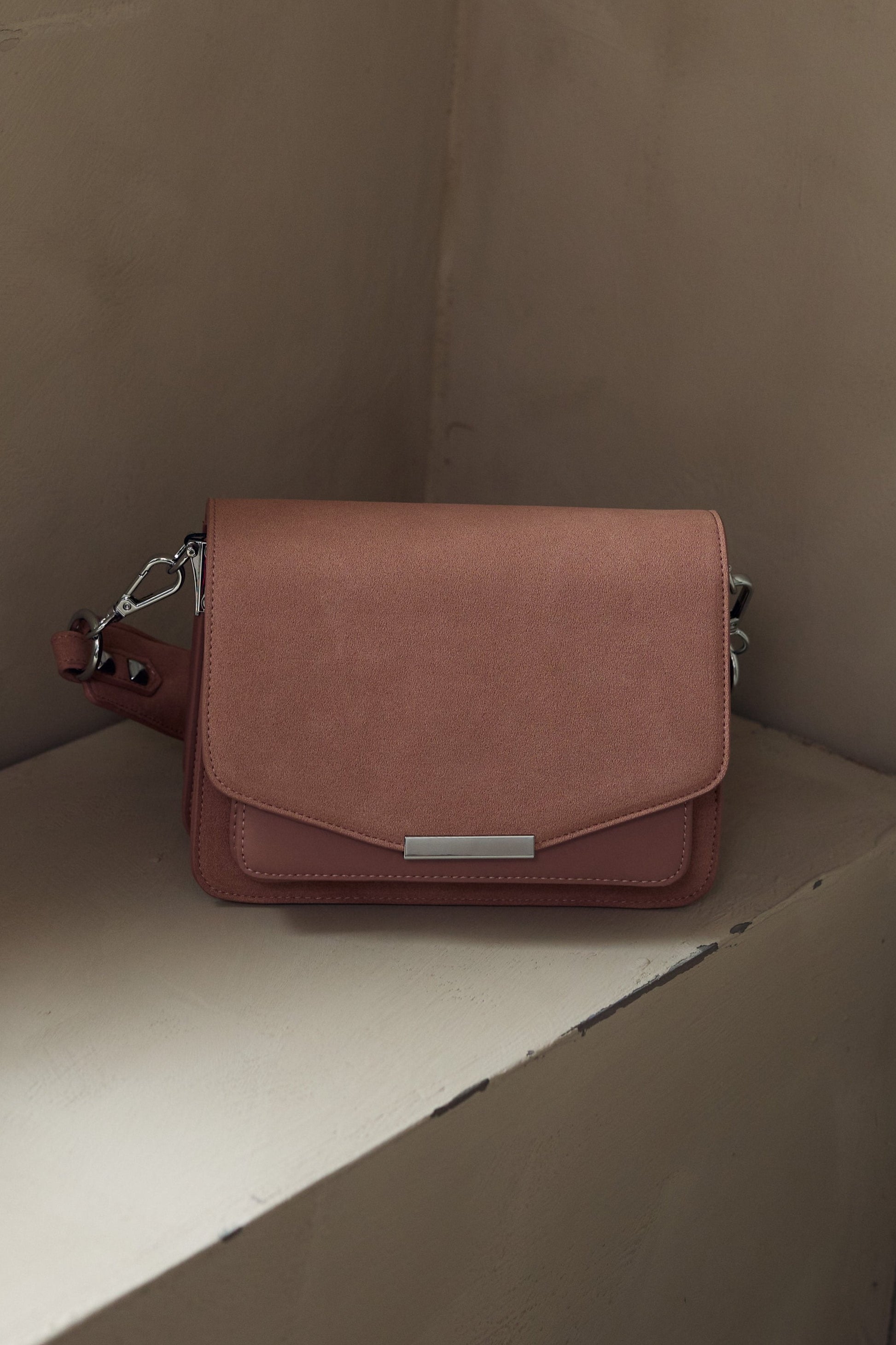 Noellas Blanca Bag Medium Washed Pink. Køb Tasker hos www.noellafashion.dk