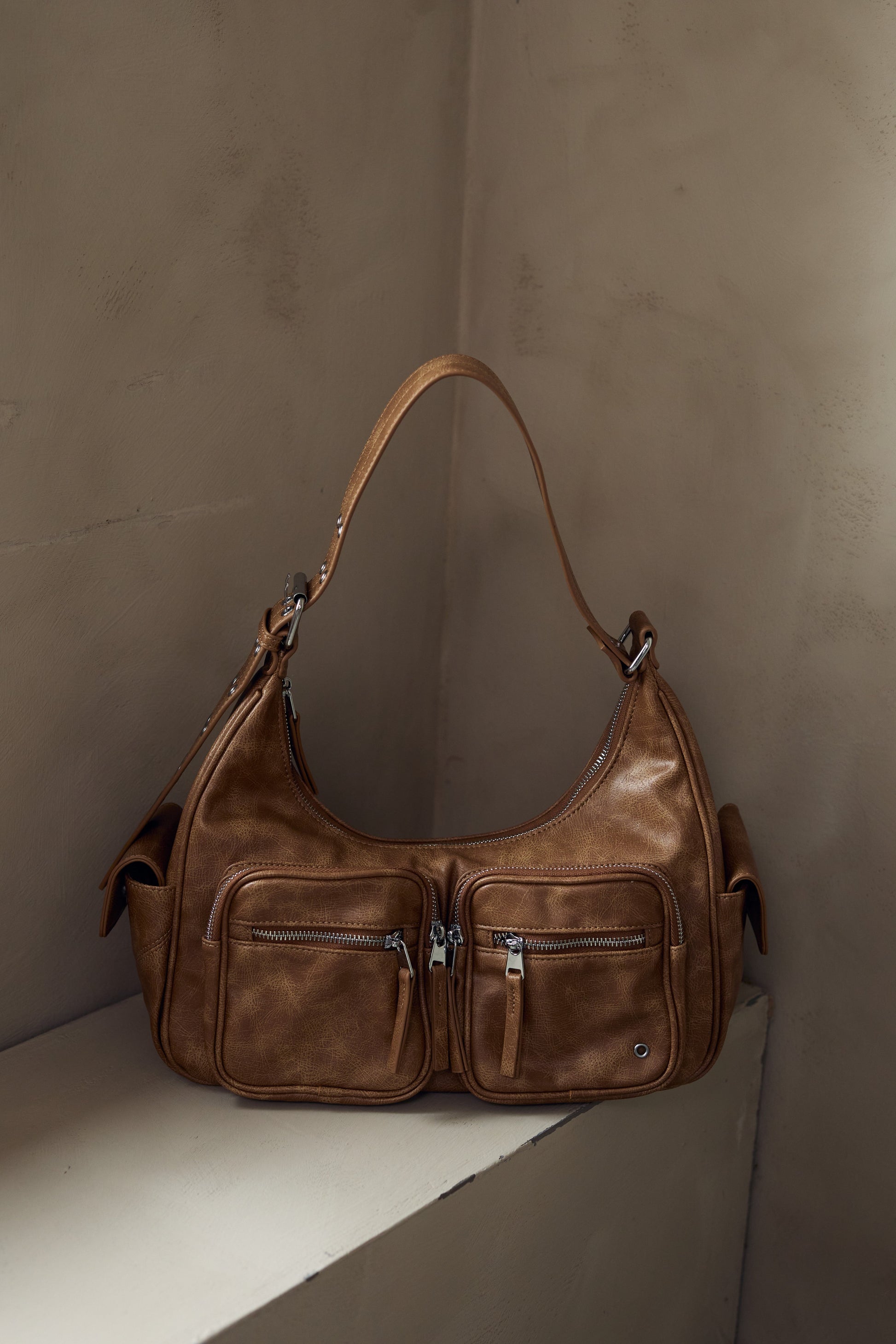 Noellas Tilda Bag Brown Washed Leather. Køb Tasker hos www.noellafashion.dk