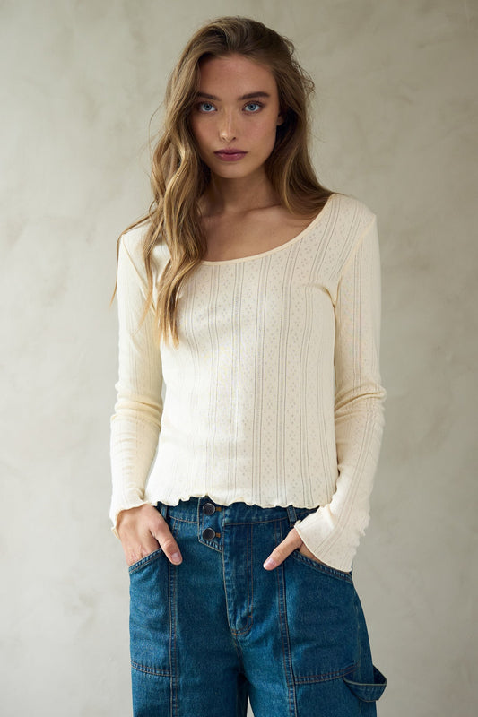 Noellas Karmia Top Ivory. Køb T-shirts / Toppe hos www.noellafashion.dk