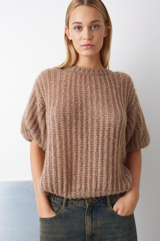 Noellas Mimi Knit Taupe. Køb Striktrøjer hos www.noellafashion.dk