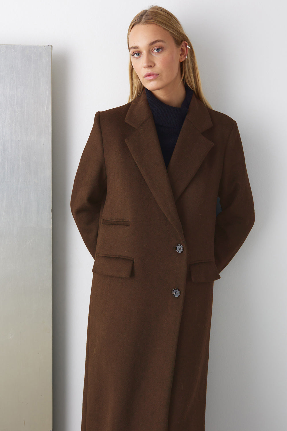 Noellas Jaci Coat Chocolate. Køb Jakker hos www.noellafashion.dk