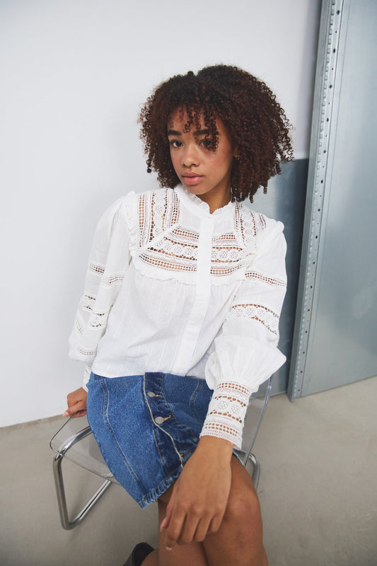 Noellas Joie Blouse Offwhite. Køb Bluser hos www.noellafashion.dk