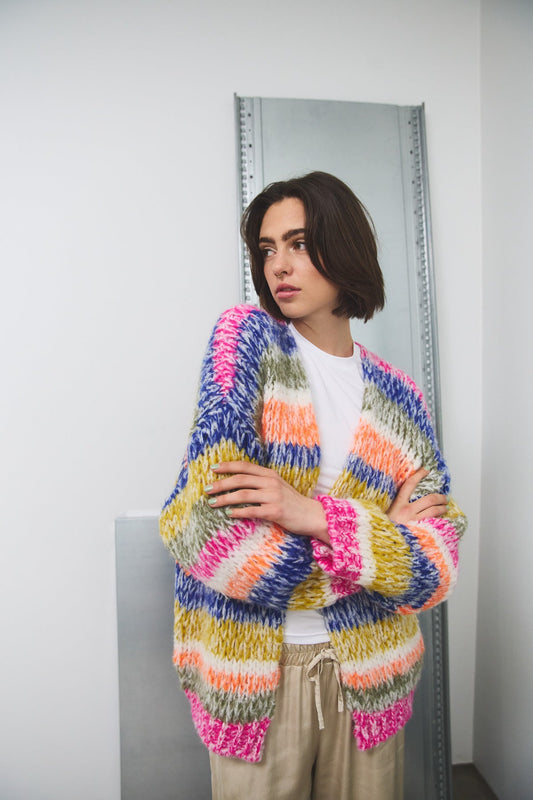 Noellas Krissa Knit Cardigan Tundra Stripe. Køb Cardigans hos www.noellafashion.dk