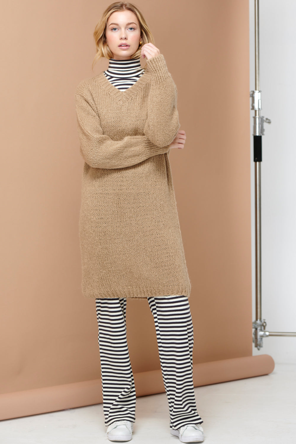 Fora V Dress Nature Brown