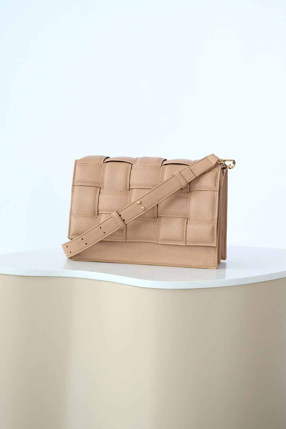 Noellas Hatly Bag Beige. Køb Tasker hos www.noellafashion.dk