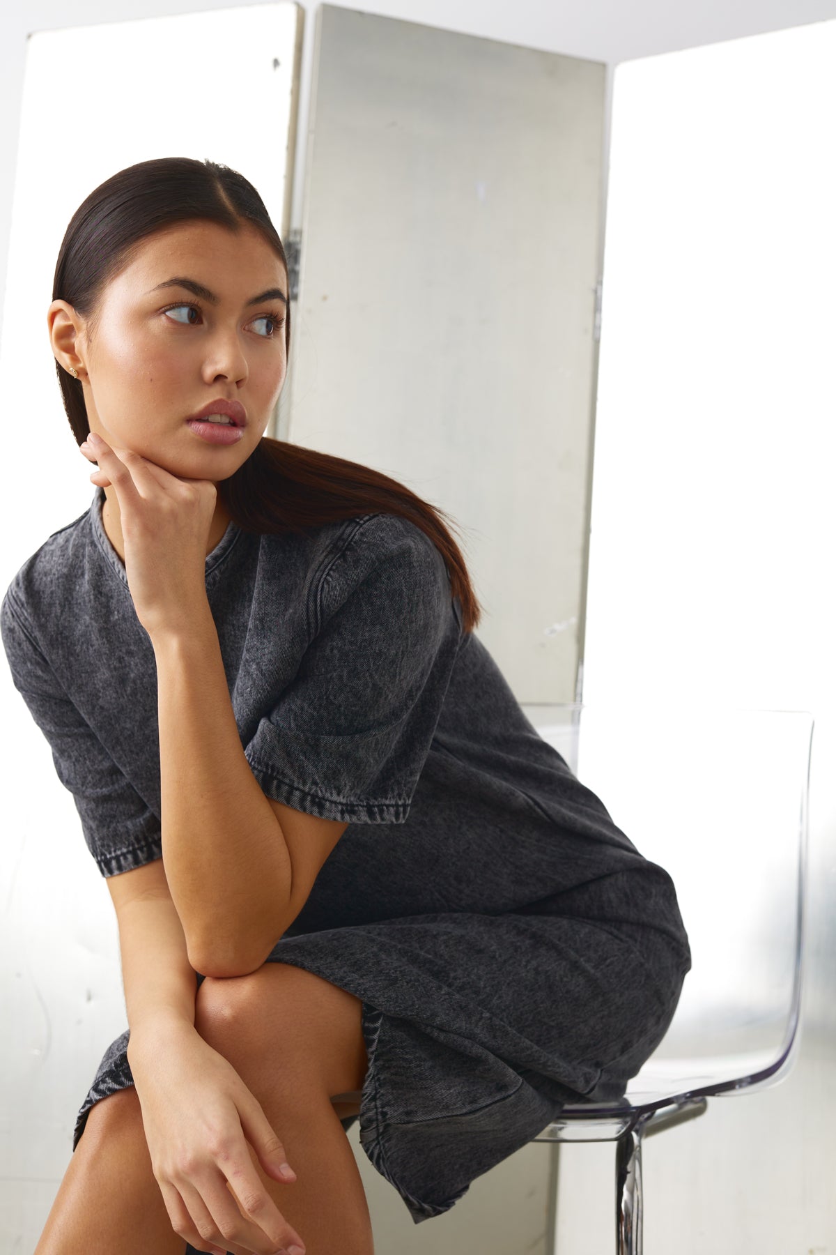 Noellas Jannah Dress Grey 90s Wash. Køb Kjoler hos www.noellafashion.dk