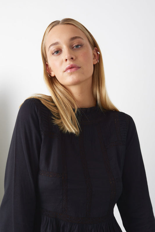 Noellas Juana Top Black. Køb Bluser hos www.noellafashion.dk