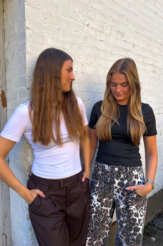 Noellas Julia T-Shirt White. Køb T-shirts / Toppe hos www.noellafashion.dk