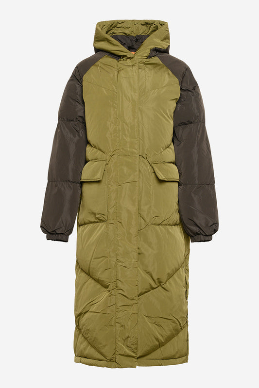 Noellas Kaila Oversize Puffer Coat Black/army Mix. Køb Jakker hos www.noellafashion.dk