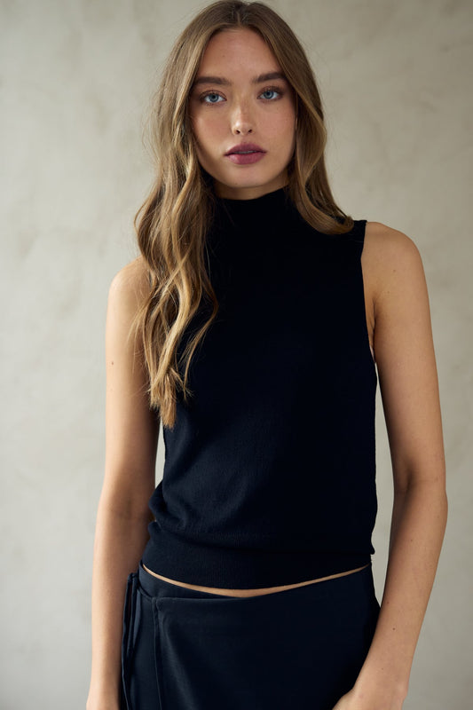 Noellas Keshia Knit Top Black. Køb T-shirts / Toppe hos www.noellafashion.dk