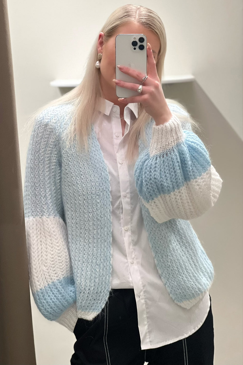 Noellas Liana Knit Cardigan Lightblue/White. Køb Cardigans hos www.noellafashion.dk