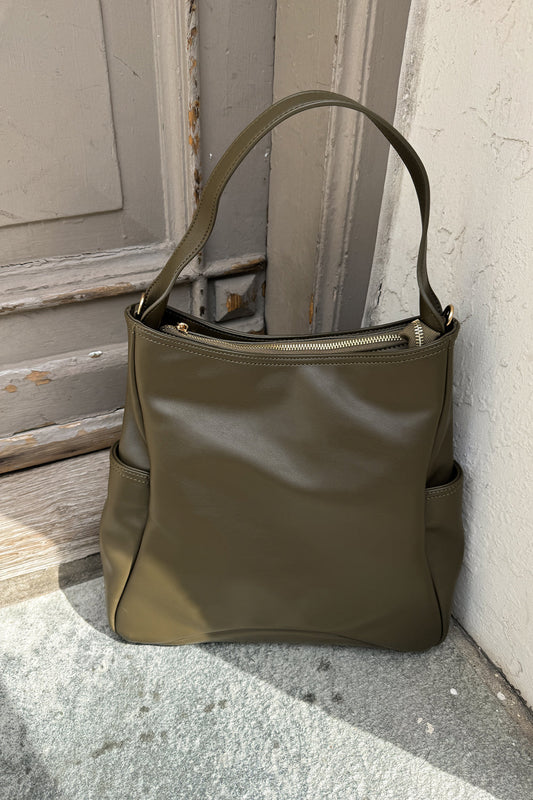 Noellas Penny Tote Bag Dark Olive. Køb Tasker hos www.noellafashion.dk
