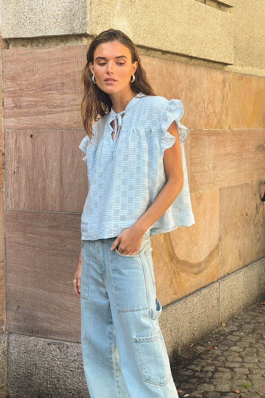 Noellas Seven Blouse Air Blue. Køb Bluser hos www.noellafashion.dk